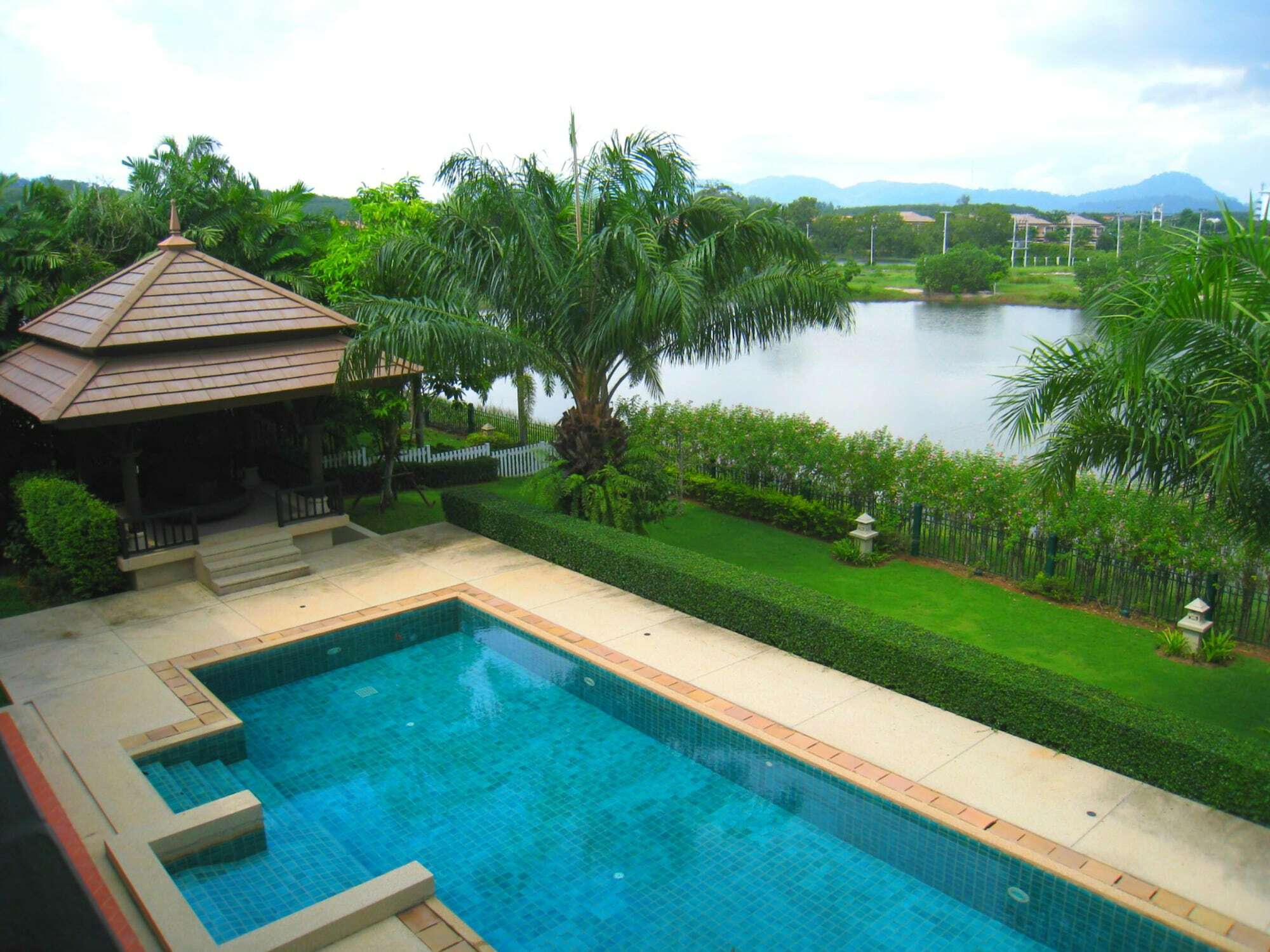 Baan Suksabai By Pips Phuket